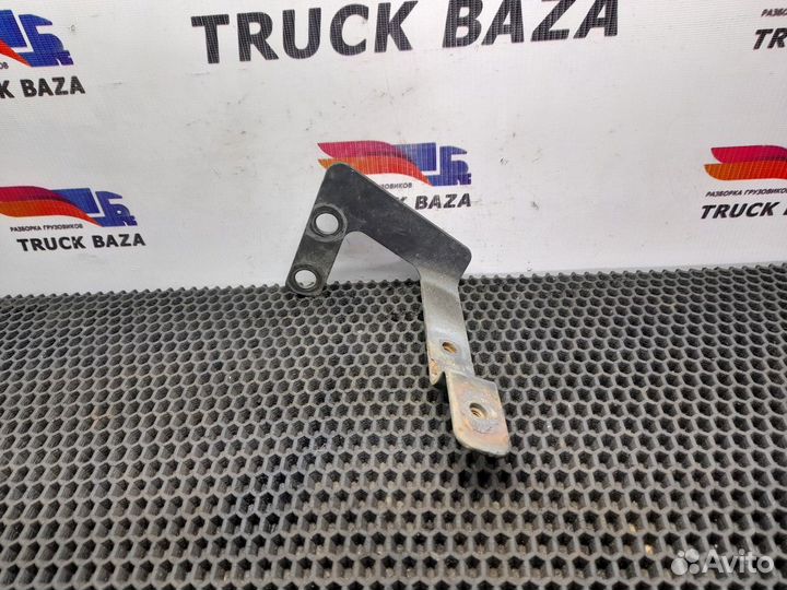 Кронштейн трубок отопителя Volvo FH