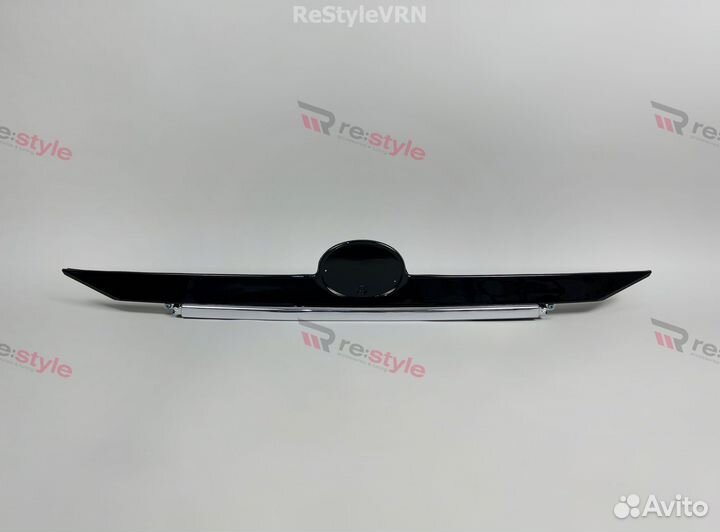 Молдинг багажника Toyota Camry 50 2м 14-17г