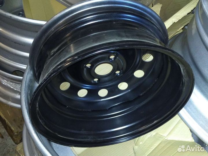 Продаю диски Kia Rio 6*15 4*100 штампованные