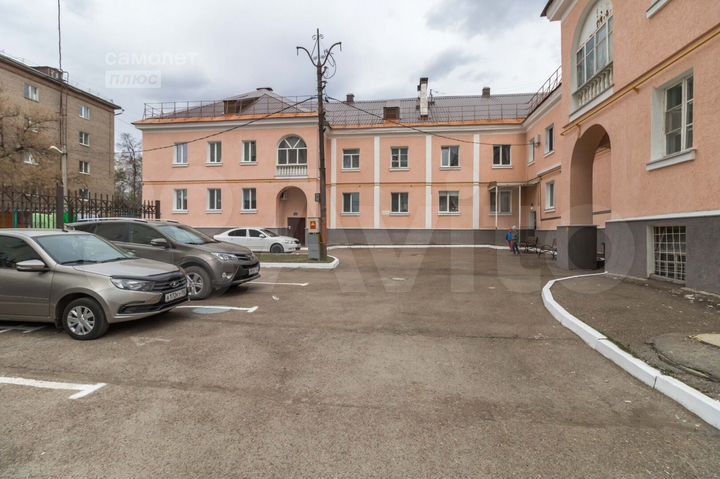 4-к. квартира, 137 м², 2/2 эт.