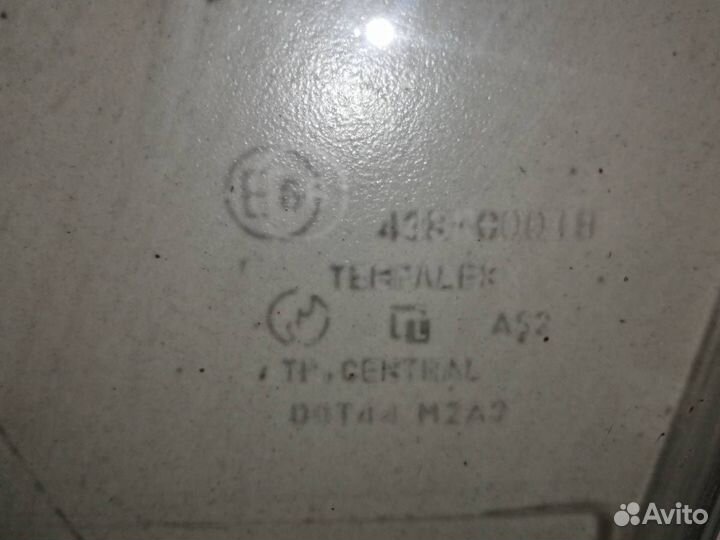 Стекло двери передней левой Suzuki Liana 2001-2007