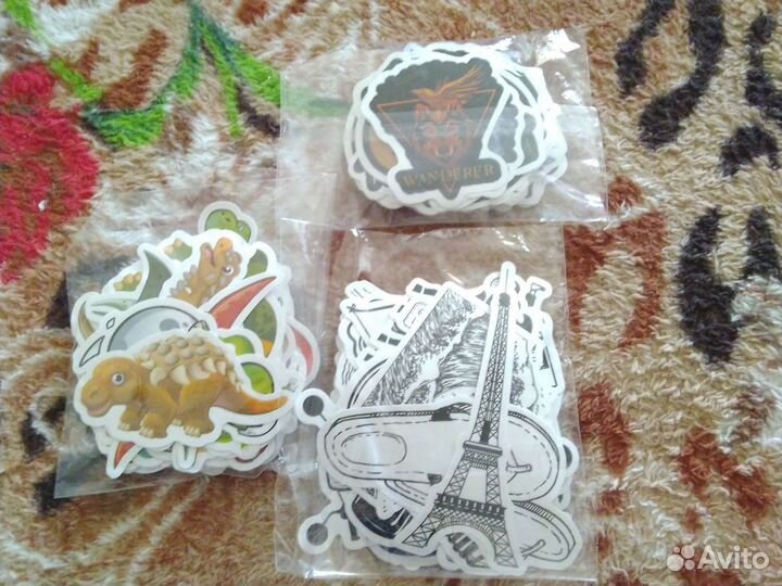 Наклейки на ноутбук, тетради