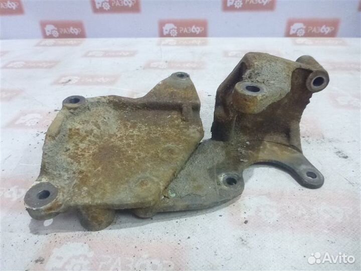 Кронштейн Mitsubishi L200 KB4T 4D56 2008