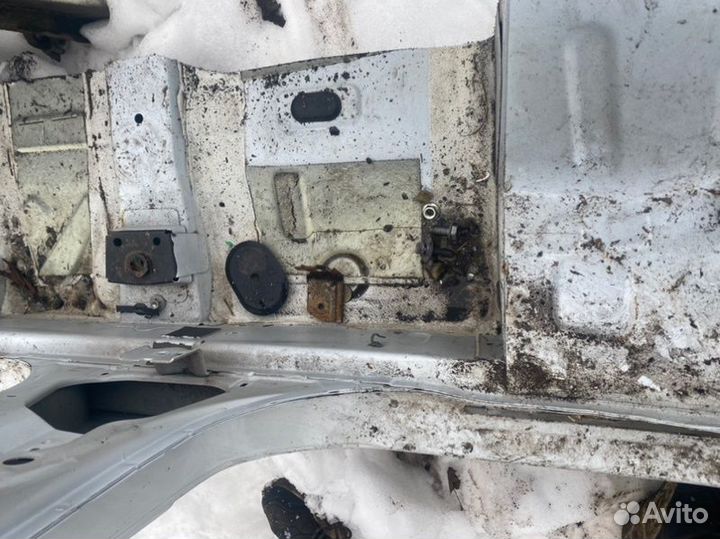 Порог левый Nissan Almera G15 K4M 1.6 2015