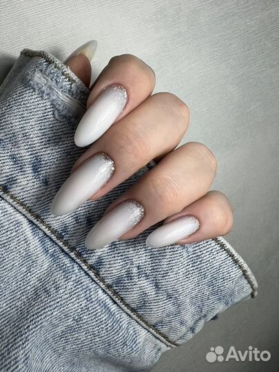 Маникюр с покрытием лаком