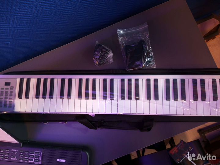 Синтезатор портативный с чехлом и педалью