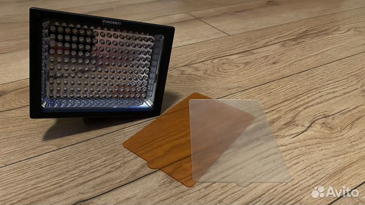 Фонарь Yongnuo YN-160S