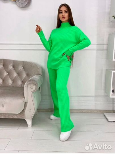 Спортивный костюм женский