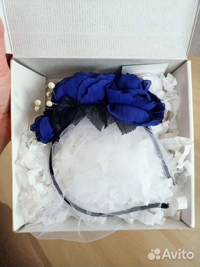 Ободок с цветами из шелка