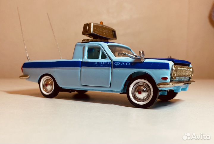 Волга газ 24 Аэрофлот голубой 1/43