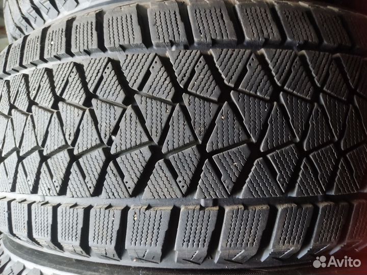 Bridgestone Blizzak DM-V2 255/55 R18