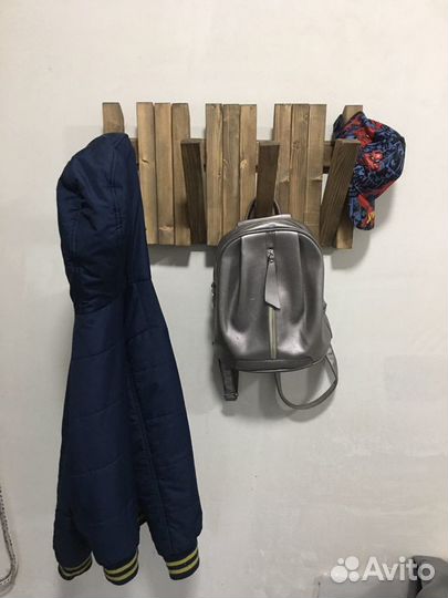 Вешалка пианино настенная с откидными рейками