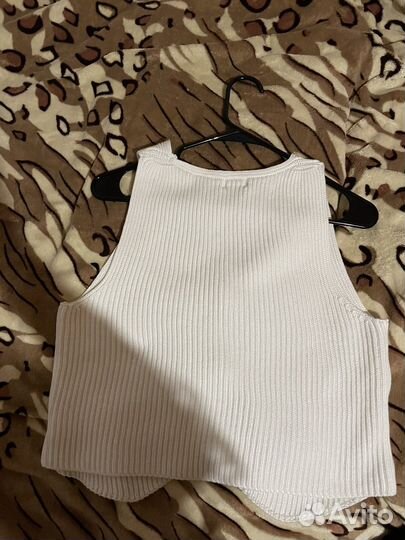 Жилетка женская вязанная