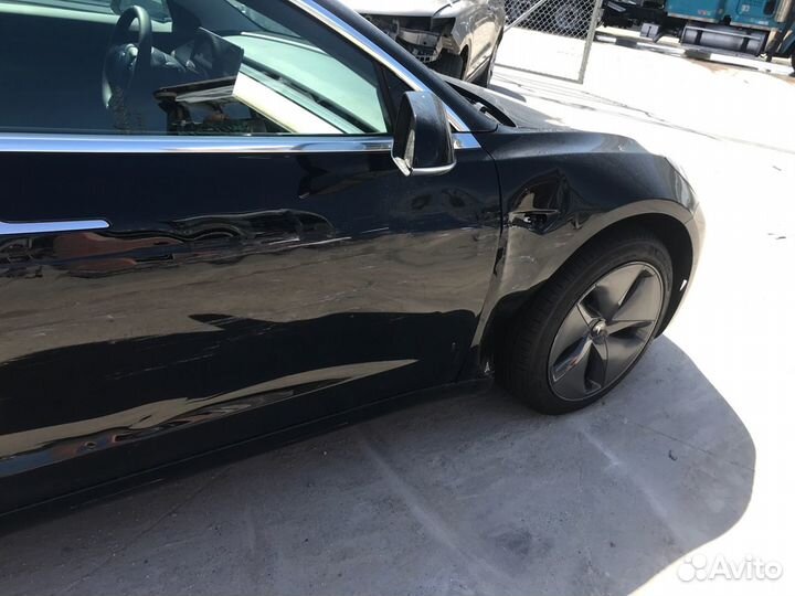 Дверь передняя правая Tesla 3 с дефектами 1081420