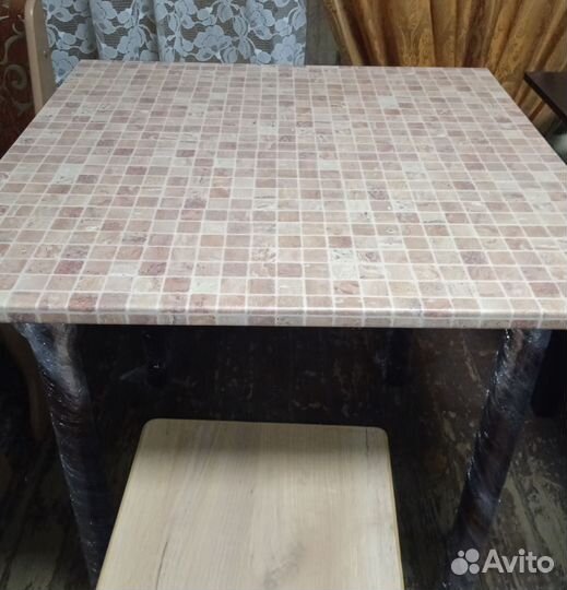 Кухонный стол