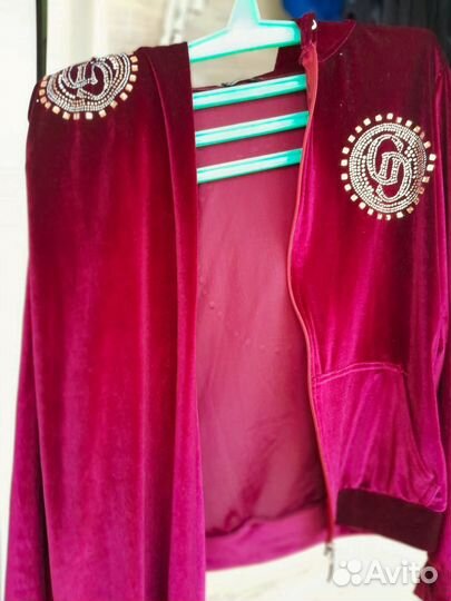 Спортивный костюм женский