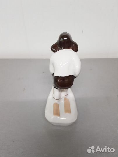 Статуэтка фарфоровая 