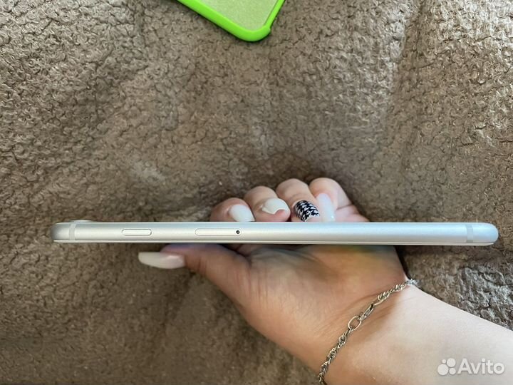 Телефон iPhone 8 plus