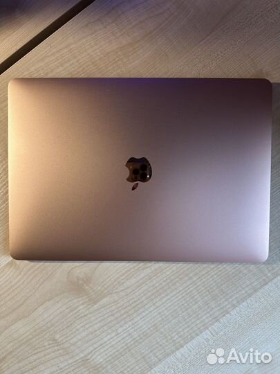 MacBook Air 13 (M1, 2020)