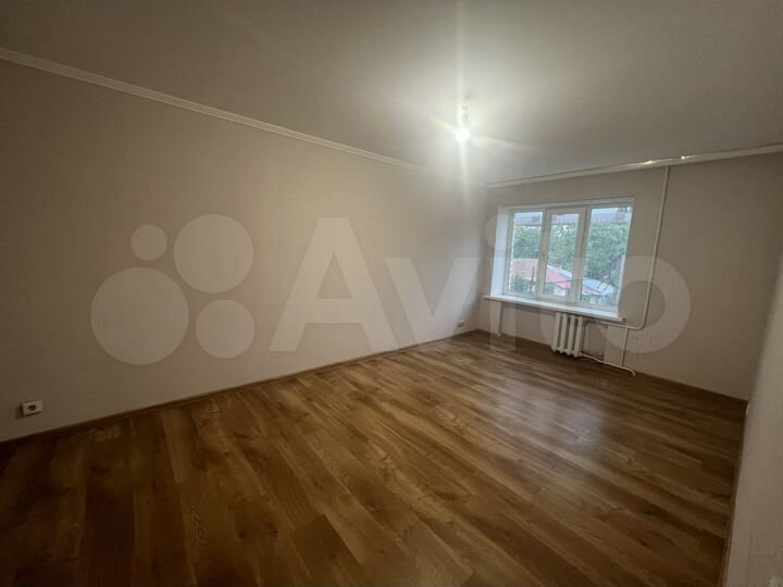 2-к. квартира, 55 м², 4/10 эт.