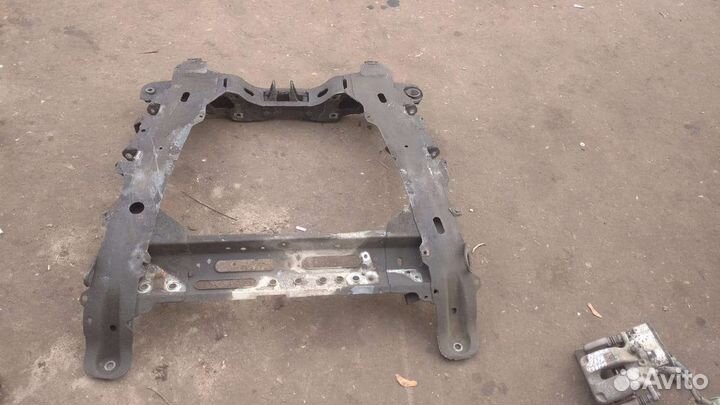 Подрамник(Балка передняя) Renault Scenic 1