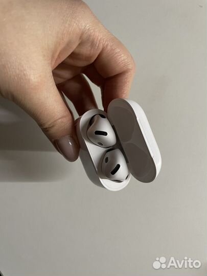 Airpods 4 с шумоподавлением