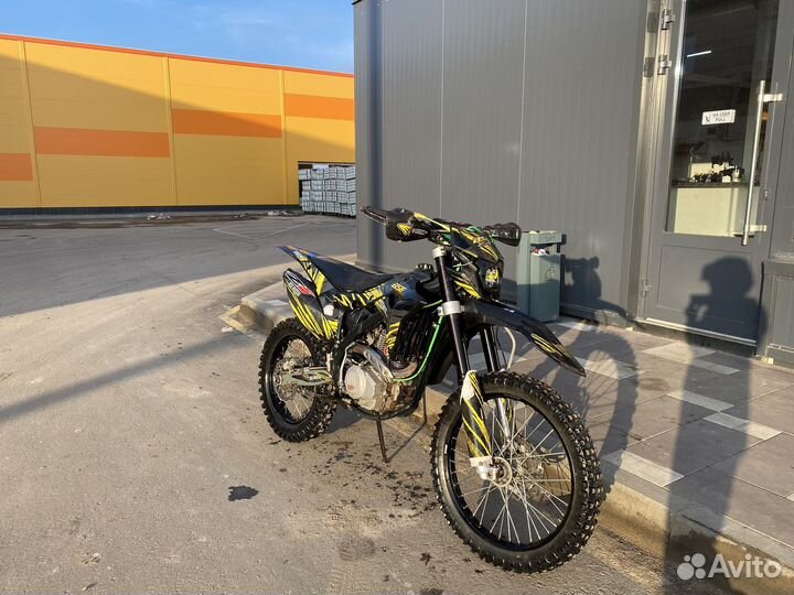 Bse z5 neon black