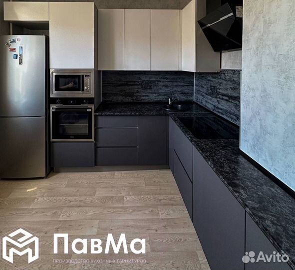 Кухонный гарнитур белый