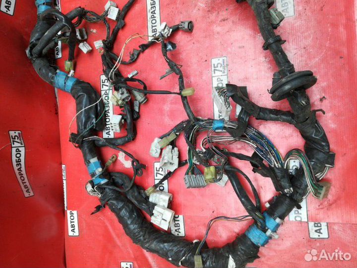 Коса под торпедо Toyota Land Cruiser HDJ81 1HDT