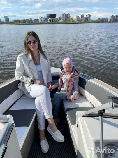 Прогулки на катере, аренда катера, прокат