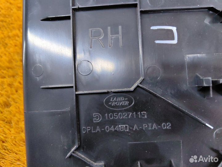 Накладка на торпедо правая Land Rover Range Rover