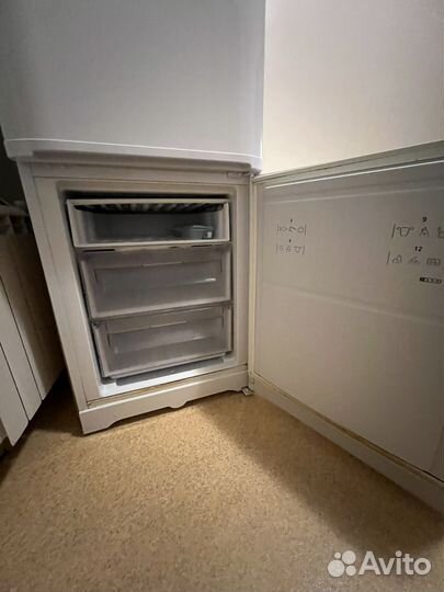 Холодильник hotpoint ariston бу