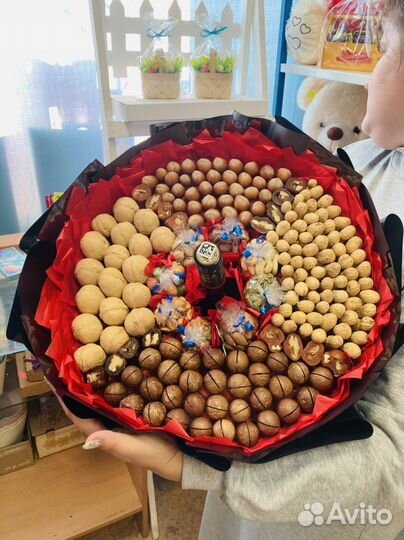 Подарки и букеты из сухофруктов и орехов