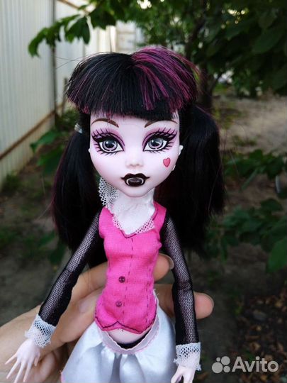 Кукла монстер хай Дракулаура базовая