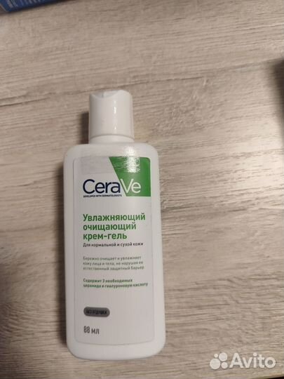 Увлажняющий очищающий крем гель ceraVe