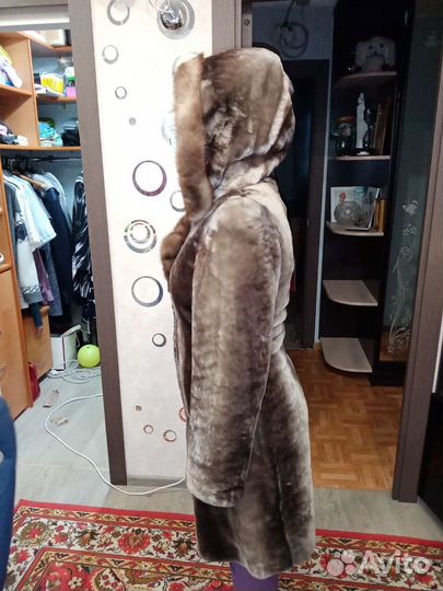 Шуба мутоновая с капюшоном