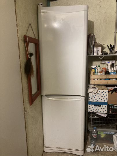 Холодильник бу indesit