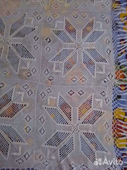Скатерть, связанная крючком