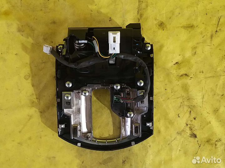 Накладка кулисы Infiniti G35 3.5 2007