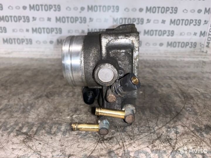 Дроссельная заслонка Volkswagen Passat 1.6 I BSE