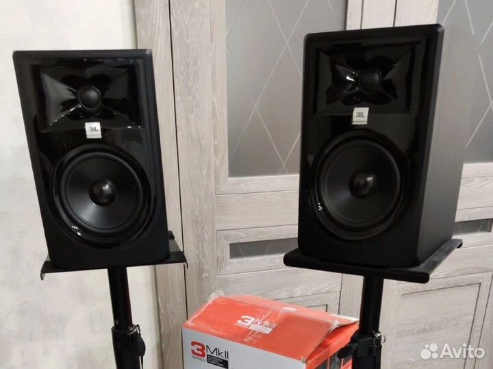 Мониторы JBL 305p mkii