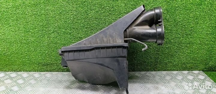 Корпус воздушного фильтра Jaguar Xj