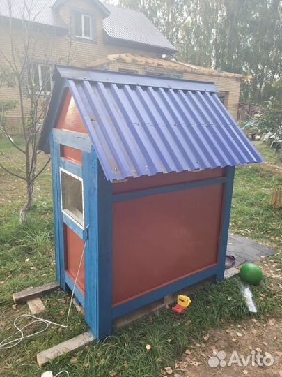 Детский игровой домик из дерева для дачи