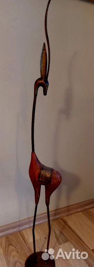 Статуэтка из дерева и металла