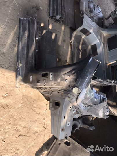 Передняя стойка кузова Volkswagen Polo