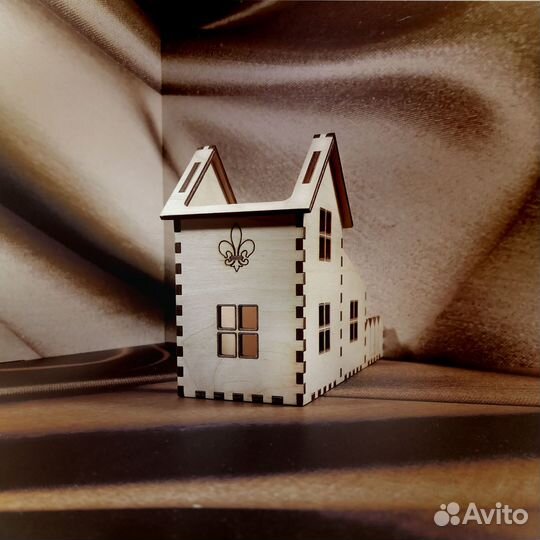 Подставка-органайзер для канцелярии из дерева