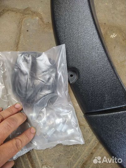 Накладки крыльев Шевроле Нива. фендеры