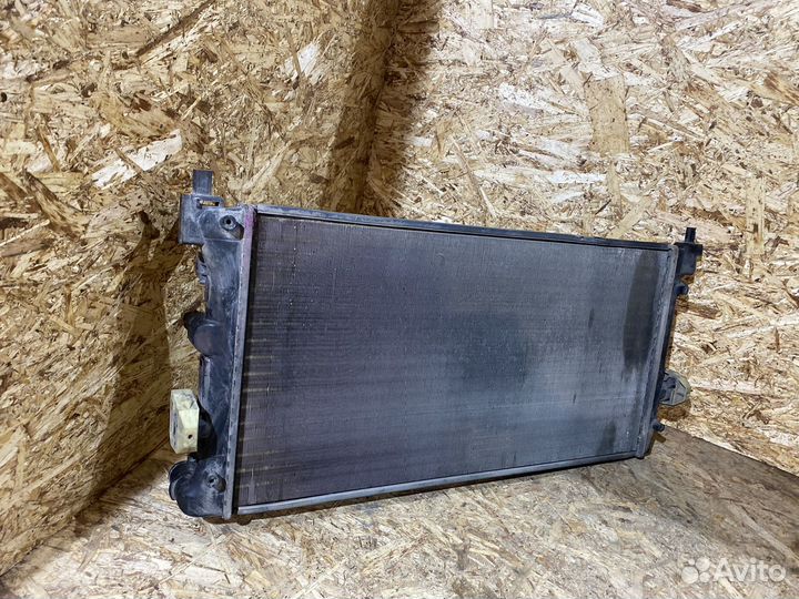 Радиатор охлаждения основной VW Polo Skoda Rapid