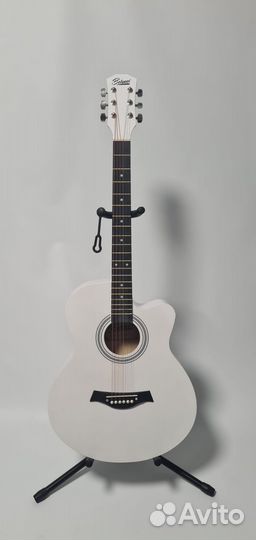 Полноразмерная акустическая гитара Belucci