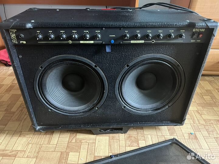 Ламповый комбоусилитель AMT GTC100